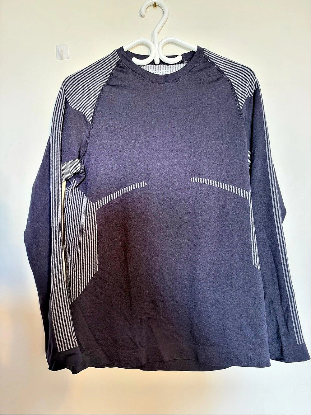 Men's Long Sleeve Striped Shirt Size Medium